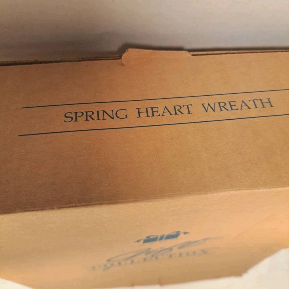 Vintage Avon Gift Collections Spring Heart Wreath Red Pink Flowers Hanging Decor